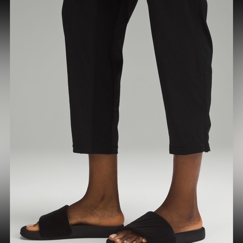 Lululemon Dance Studio Mid Rise Cropped Pant Size 4 - Picture 4 of 16